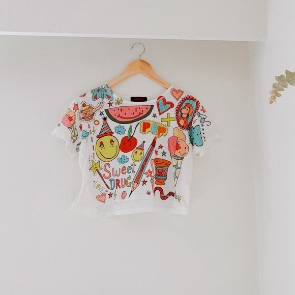 Tops - Hollywood Mirror Crop Pop Art Tee